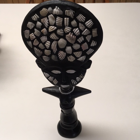 Wood African Statue Hand Made Decorated with Shells - Picture 4 of 8